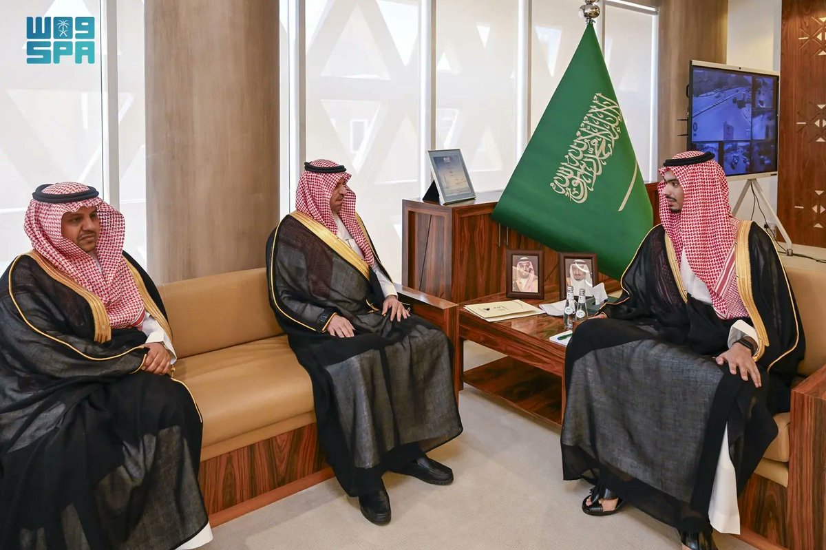 محافظ الدرعية يستقبل مدير عام إدارة التعليم بمنطقة الرياض.
spa.gov.sa/ar/w2516500
#واس