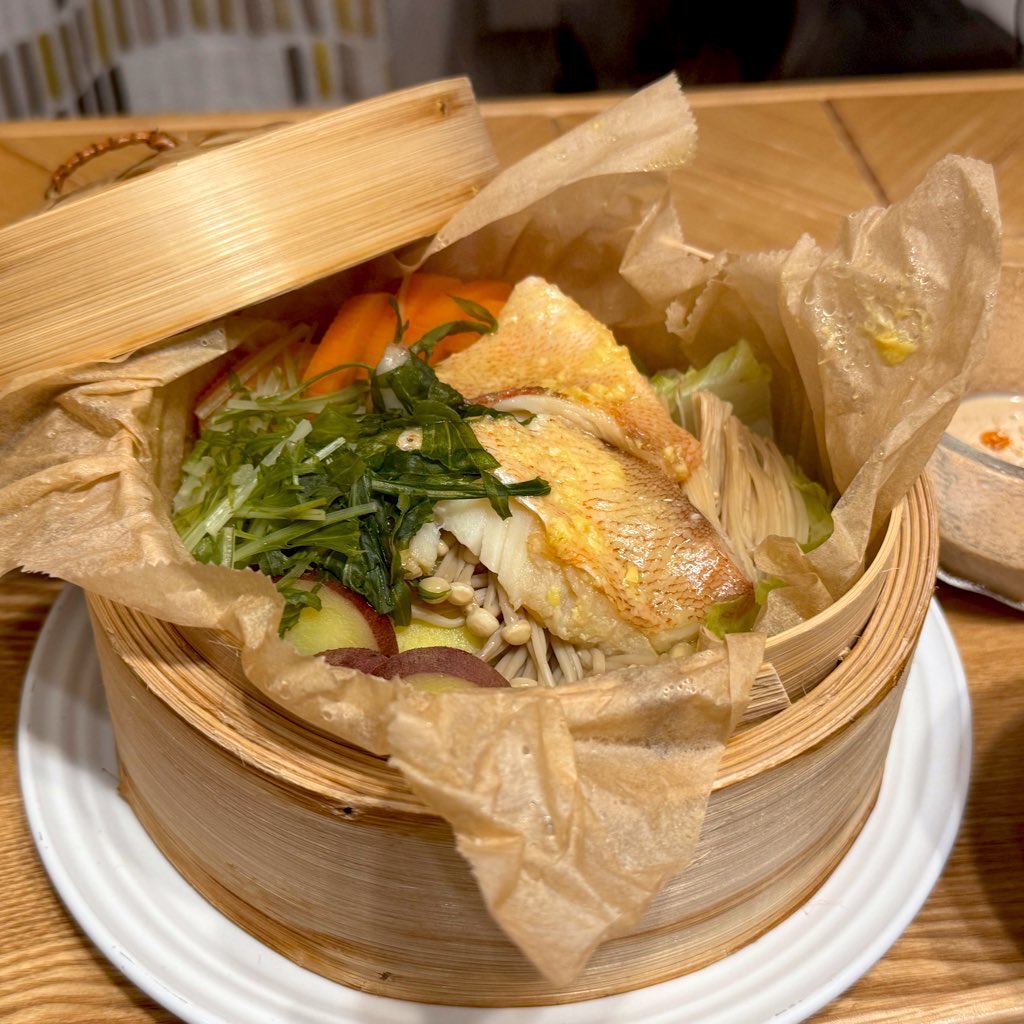 dcpn_cooking's tweet photo. 魚と野菜の蒸籠蒸し https://t.co/isRlhNKL1U