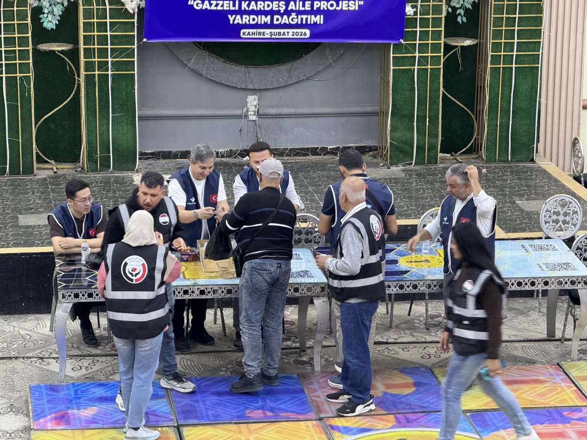 insanvakfi's tweet photo. 📌 Gazzeli Kardeş Aile Projesi Yardım Dağıtımlarımız

📍 Vatanlarını terk etmeye mecbur bırakılan Gazzeliler, Mısır’da hayata tutunmaya çalışıyor.

Kahire’de 300 Gazzeli ailenin hayatını kolaylaştırmak, hayat şartlarını normalleştirmek adına nakit yardımında bulunduk. 🕊️ https://t.co/EvPM8gX3Bk