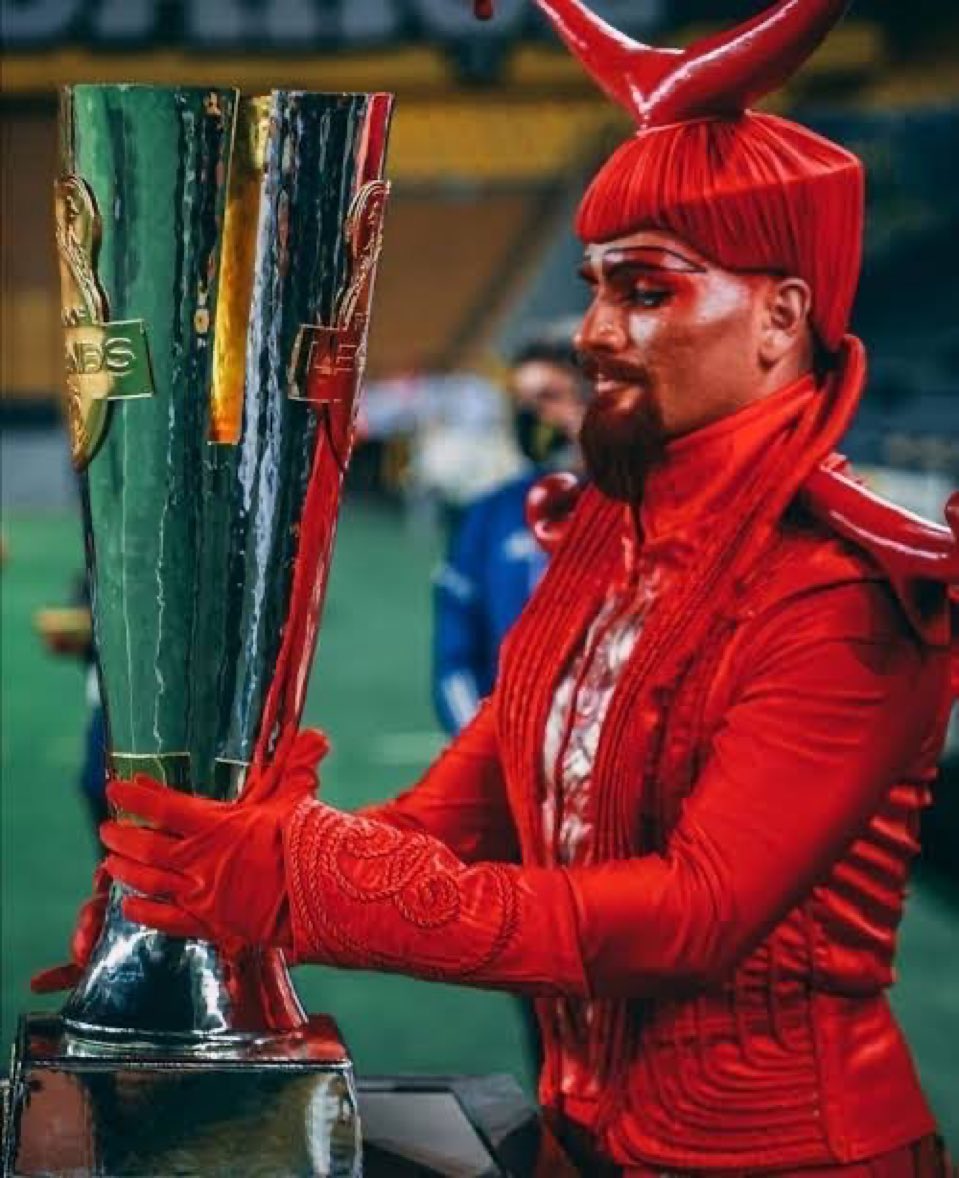 Fenewin kutlamalar için epsteinden ödünç aldığı şeytan.😉