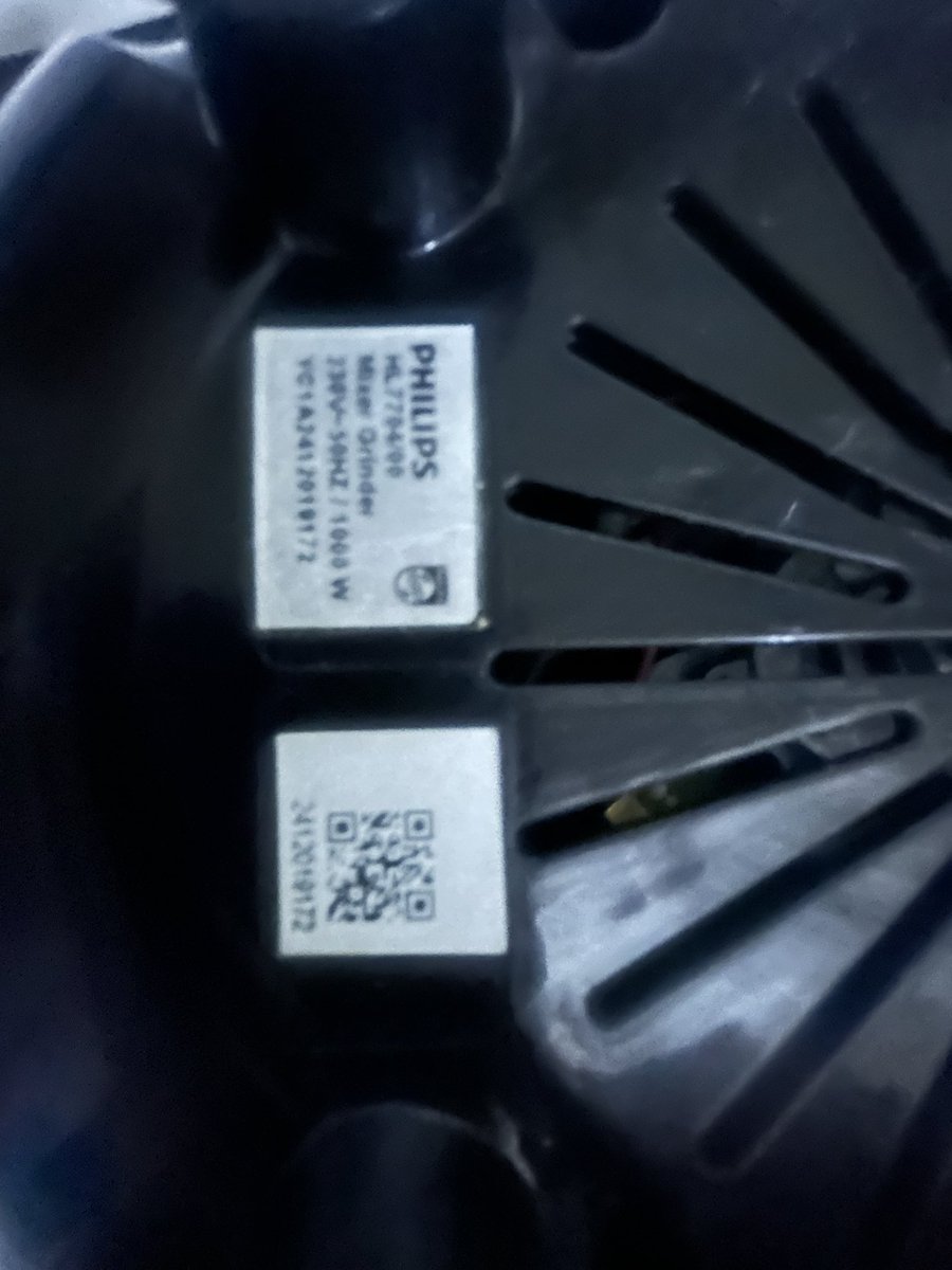 kevalkss3's tweet photo. the main machine ( photo attached)The QR code doesn’t specify anything. Please let me know whether it is genuine or duplicate https://t.co/4oRHsg9HxS