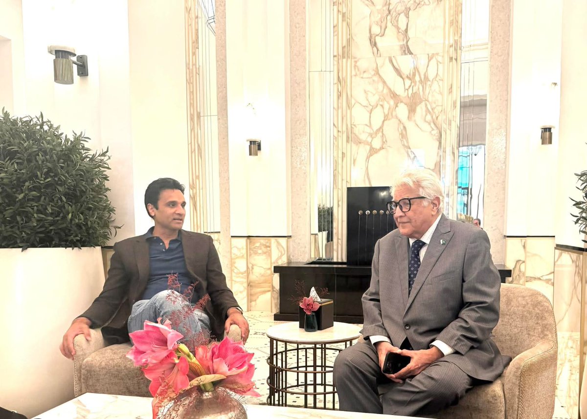 مراکش (رباط) میں پاکستان کے سفیرسید علی گیلانی اور صدر استحکام پاکستان پارٹی شمالی پنجاب،وفاقی پارلیمانی سیکرٹری وزارت مواصلات ایم این اے انجنئیر گل اصغر خان بگھور کی ملاقات، پاکستان کی مراکش میں برآمدات بڑھانے پر تفصیلی بات چیت کی گئی۔