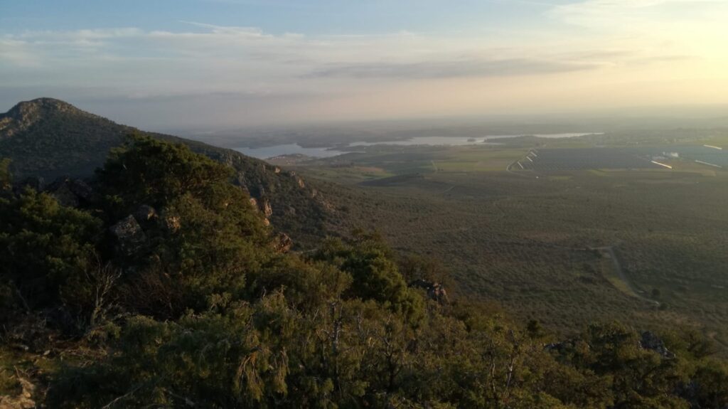 Orellana acoge mañana una reunión informativa sobre el curso de Guarda de Refugios y Albergues de Montaña costadulcefm.es/orellana-acoge…
