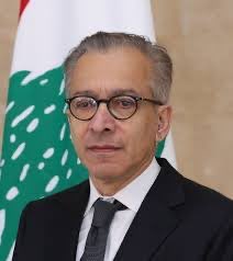 marcgeara's tweet photo. كان على حكومة #نواف_سلام القيام بورشتين أساسيتين:
١- وضع رؤية اقتصادية استراتيجية تخرج #لبنان نهائيًا من دوامة الاقتصاد الريعي.
٢- الإصلاح الإداري بدءًا بإعادة هيكلة الإدارات وصرف الموظفين غير المنتجين، ورفع أجور الموظفين المنتجين.
رفع الضرائب حل سهل قصير المدى غير منتج ومرفوض! https://t.co/YkPiQi0cqe