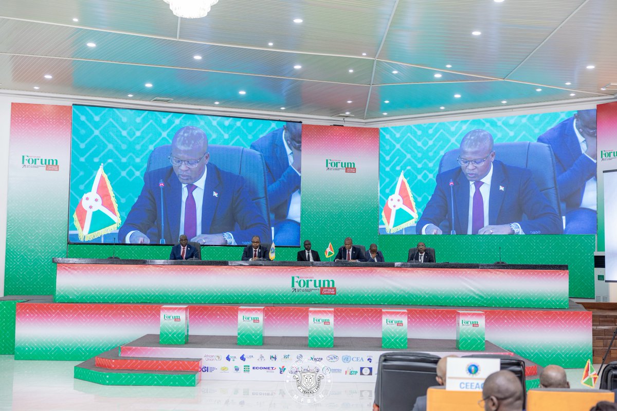 FinancesBdi's tweet photo. Ce matin à Bujumbura, Son Excellence Monsieur le Premier Ministre a procédé à l’ouverture officielle du Forum sur la Gouvernance de l’Internet – Afrique Centrale 2025.

Dans son allocution, il a appelé les États de la sous-région à dépasser le stade des intentions pour engager des actions concrètes en matière de gouvernance numérique.

Il a souligné l’importance d’une harmonisation des cadres juridiques, du renforcement de la cybersécurité et de la protection des données, ainsi que de la consolidation d’infrastructures numériques souveraines et résilientes.

Dans un contexte marqué par le processus post-SMSI+20 et les discussions autour du Pacte Numérique Mondial, le Premier Ministre a insisté sur la nécessité pour l’Afrique centrale de porter une position commune et cohérente dans les instances internationales.

Le FGI Afrique Centrale 2025 s’inscrit ainsi dans une dynamique de coordination régionale et de responsabilité collective face aux mutations technologiques mondiales.

#Burundi