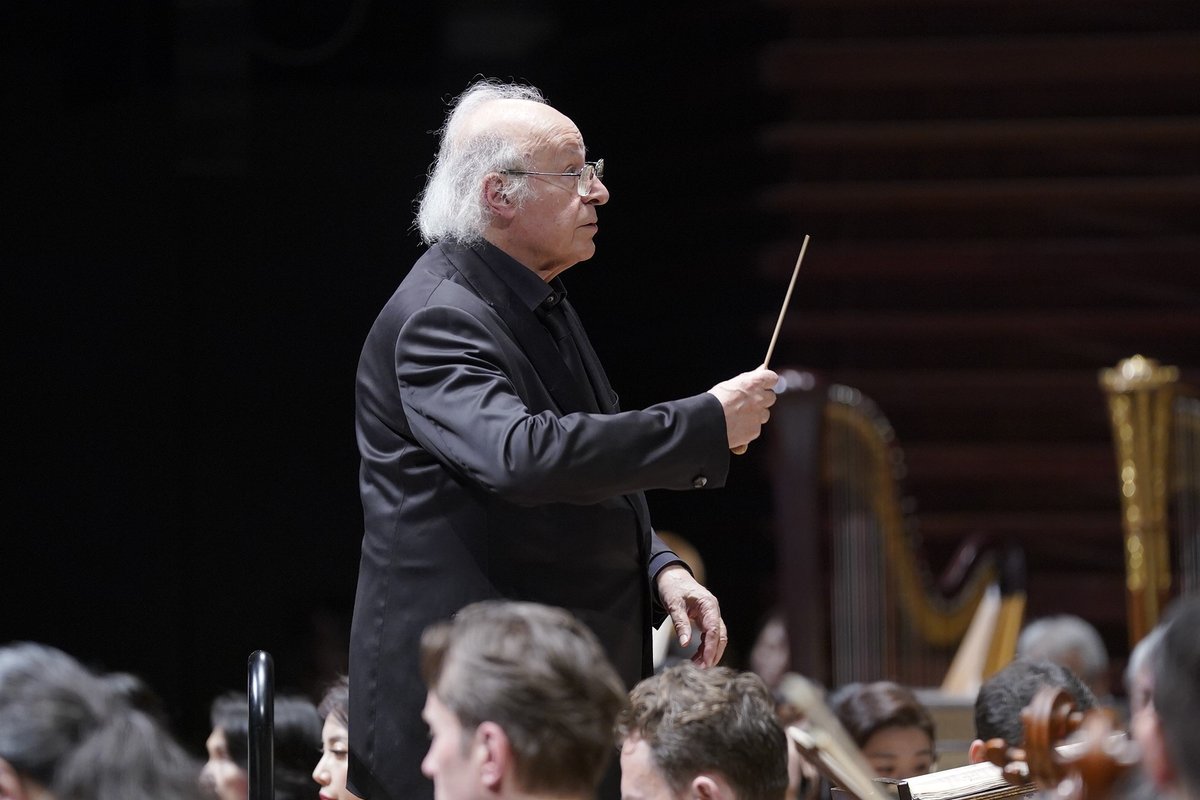 TMSOnews's tweet photo. Photos of today’s concert 📸
2/17(火) 東京文化会館
第1036回定期演奏会Aシリーズ
【インバル／都響第3次マーラー・シリーズ②】

指揮／エリアフ・インバル
ソプラノⅠ／ファン・スミ
ソプラノⅡ／エレノア・ライオンズ
ソプラノⅢ／隠岐彩夏
メゾソプラノⅠ／藤村実穂子
メゾソプラノⅡ／山下裕賀
テノール／マグヌス・ヴィギリウス
バリトン／ビルガー・ラッデ
バス／妻屋秀和
合唱／新国立劇場合唱団
児童合唱／東京少年少女合唱隊

マーラー：交響曲第8番 変ホ長調《千人の交響曲》

📸Rikimaru Hotta

#都響