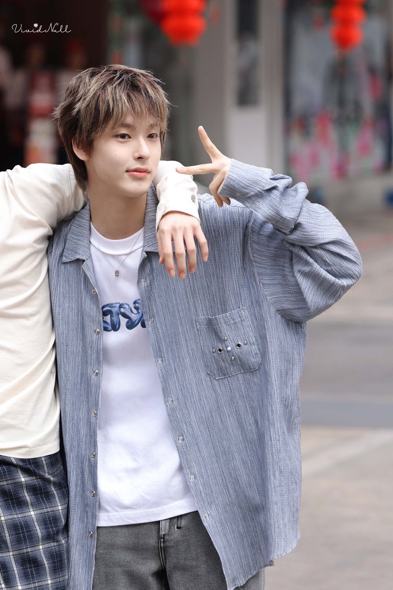 vividnull_ tweet media