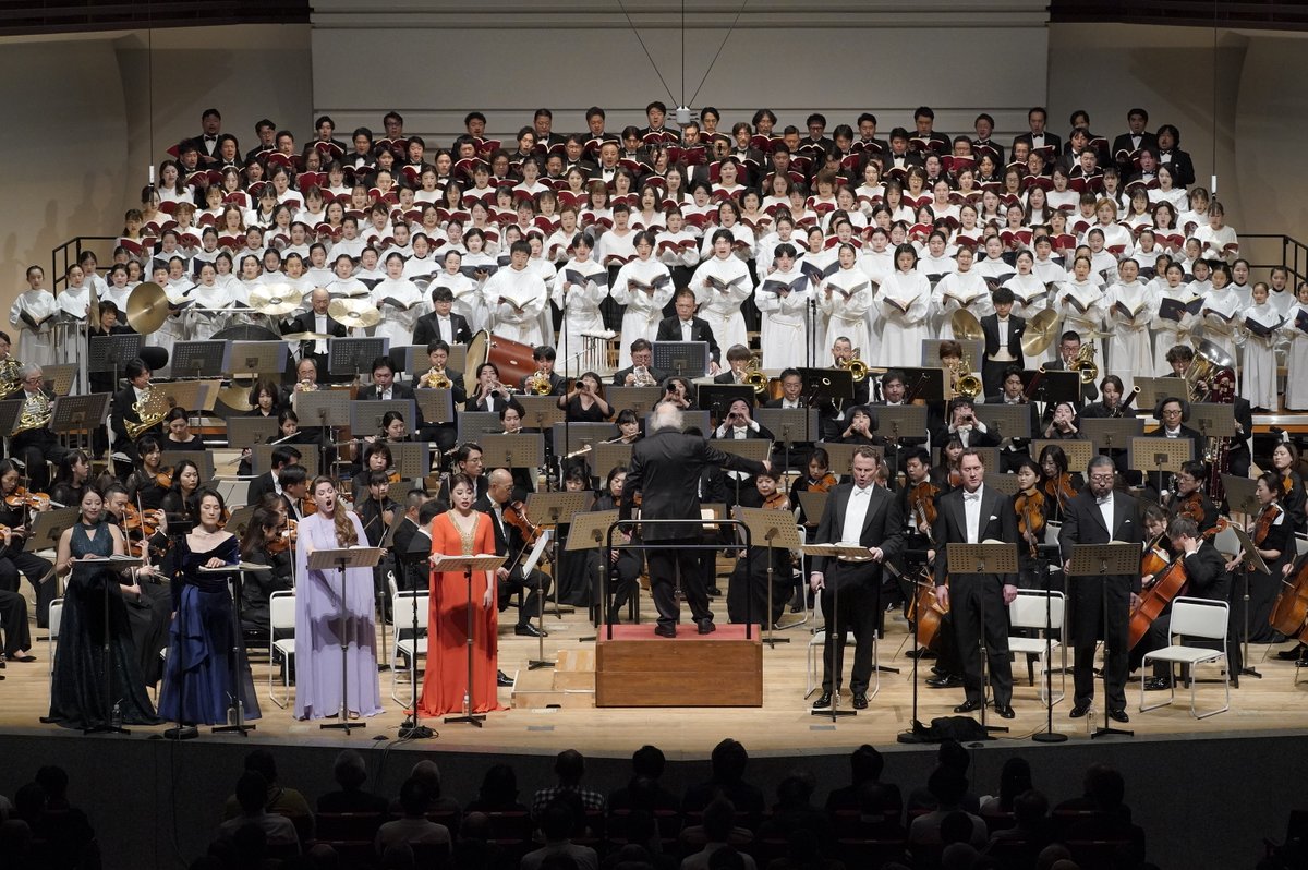 TMSOnews's tweet photo. Photos of today’s concert 📸
2/17(火) 東京文化会館
第1036回定期演奏会Aシリーズ
【インバル／都響第3次マーラー・シリーズ②】

指揮／エリアフ・インバル
ソプラノⅠ／ファン・スミ
ソプラノⅡ／エレノア・ライオンズ
ソプラノⅢ／隠岐彩夏
メゾソプラノⅠ／藤村実穂子
メゾソプラノⅡ／山下裕賀
テノール／マグヌス・ヴィギリウス
バリトン／ビルガー・ラッデ
バス／妻屋秀和
合唱／新国立劇場合唱団
児童合唱／東京少年少女合唱隊

マーラー：交響曲第8番 変ホ長調《千人の交響曲》

📸Rikimaru Hotta

#都響