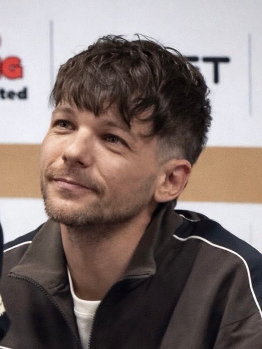 I want to kiss his little face so bad