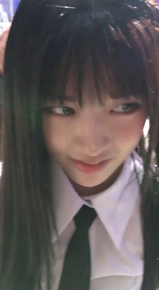 취미:깨물기, 자는사람몰래볼찌르기, 옷에귤숨겨놓기
<<이런거하는 초미니미니이등신악동캐릭터같은데 173이라는게안믿김