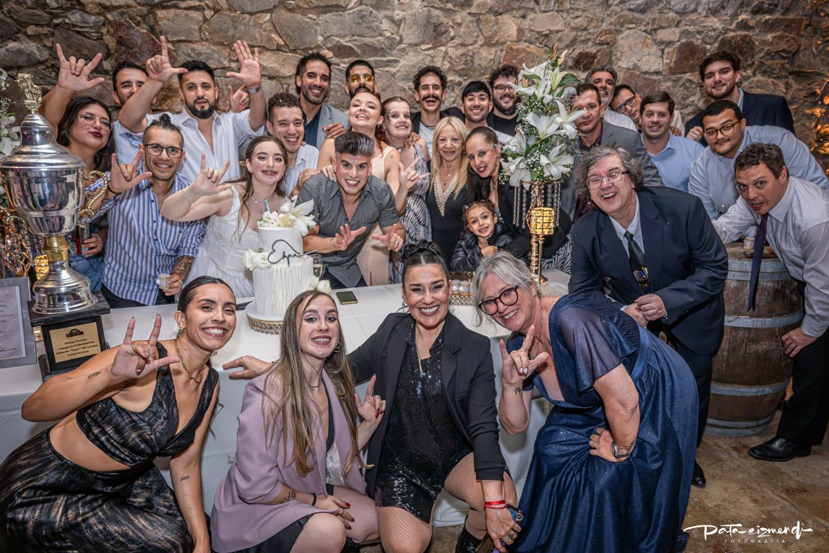 GiselleCazes's tweet photo. Hoy no es un día más!!!! Hoy sube el decano!!! #Momosapiens #2daRueda #NadieSeSalvaSolo https://t.co/HvcB2WRtYx