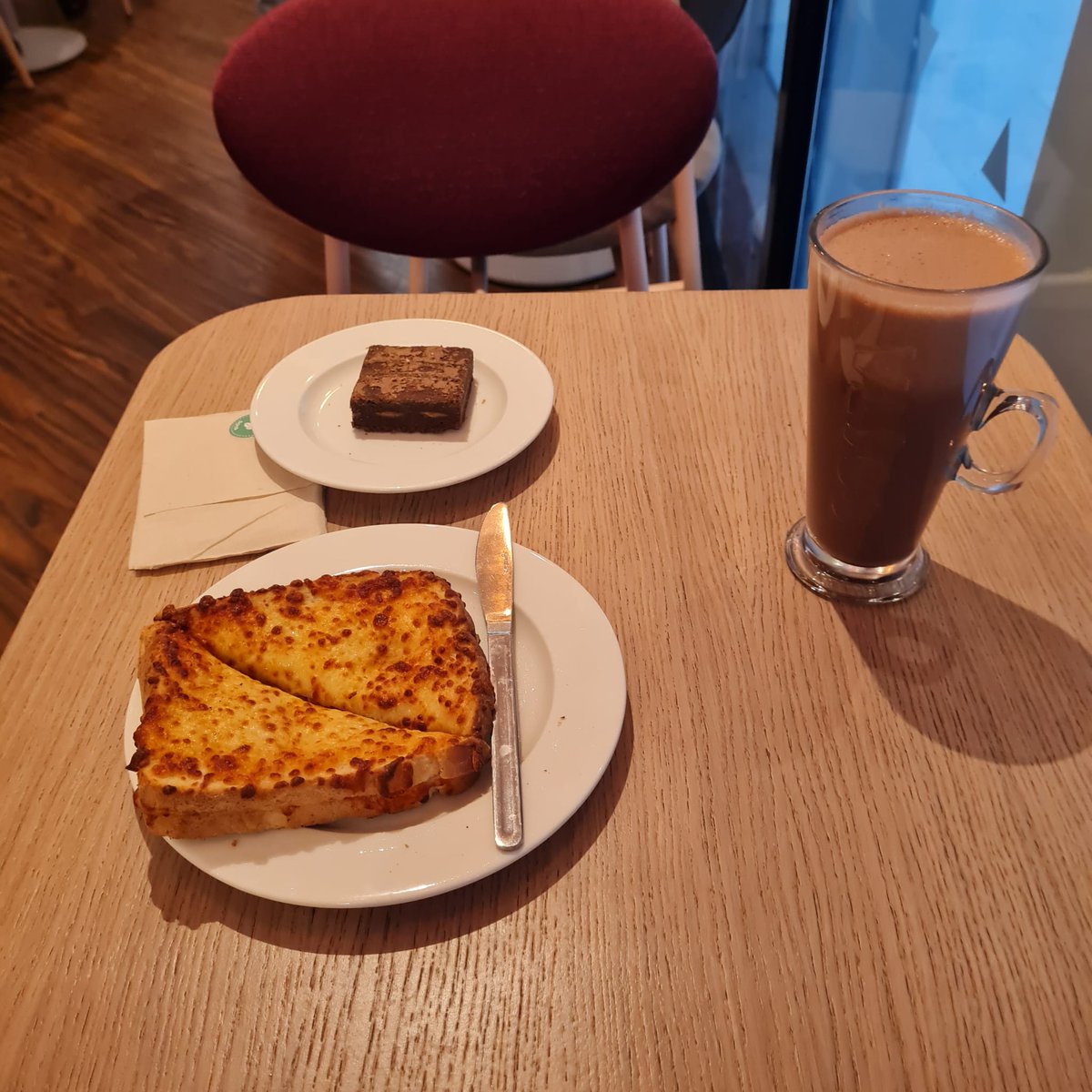 Hottestkat1's tweet photo. Thank you to the kind person who treated me to a costa voucher. Lunch today was a cheese and tomato toastie, soy milk hot chocolate and a caramel brownie.
Delicious! https://t.co/b77vTBmGFA