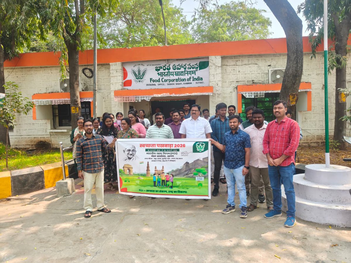 Today, the entire team at the Divisional Office, Khammam, came together to take the Swachhata Pledge, strengthening our shared resolve for cleanliness, accountability, and a brighter future.