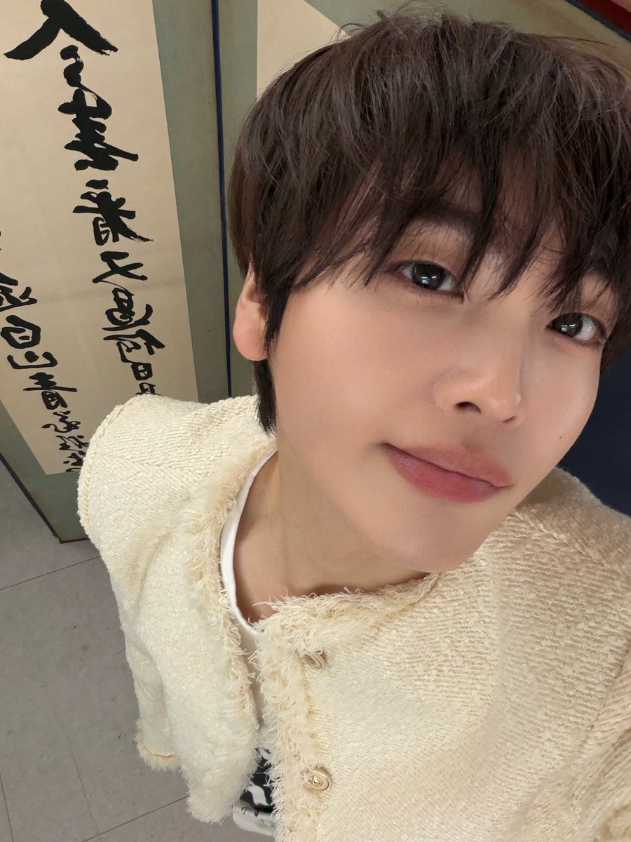 CRAVITY_twt's tweet photo. 즐거운 설 연휴 보내~😉
#형준 #크래비티 https://t.co/fMJ7zB8EX9