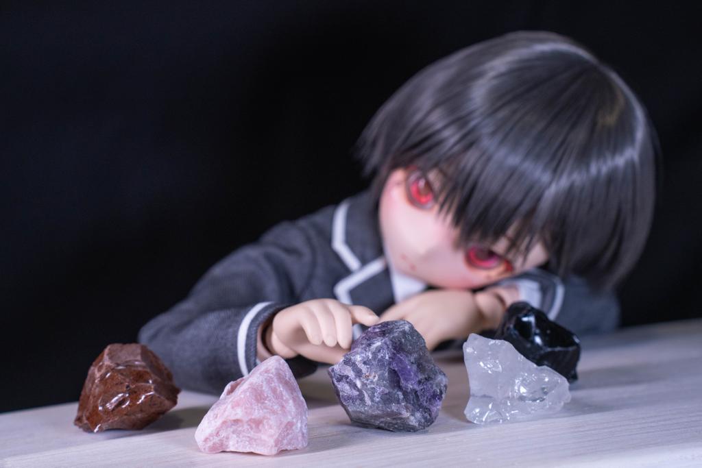 #今夜のドール撮影120分一本勝負
02/17【よこをむく】 
「…MyGOのみんなのいろ」
#MyGO
#あかいろっ子