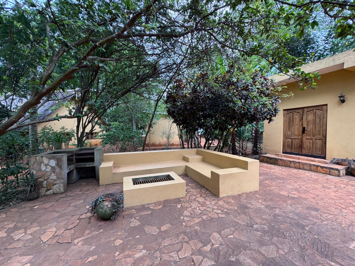 #PropertyForSale: This property is a magnificent, affordable destination located within 17 minutes from the Source of the Nile Museum in Jinja, offering self-catering accommodation on the Western banks of the Nile, about 7 kilometers from Jinja.

The property consists of 5