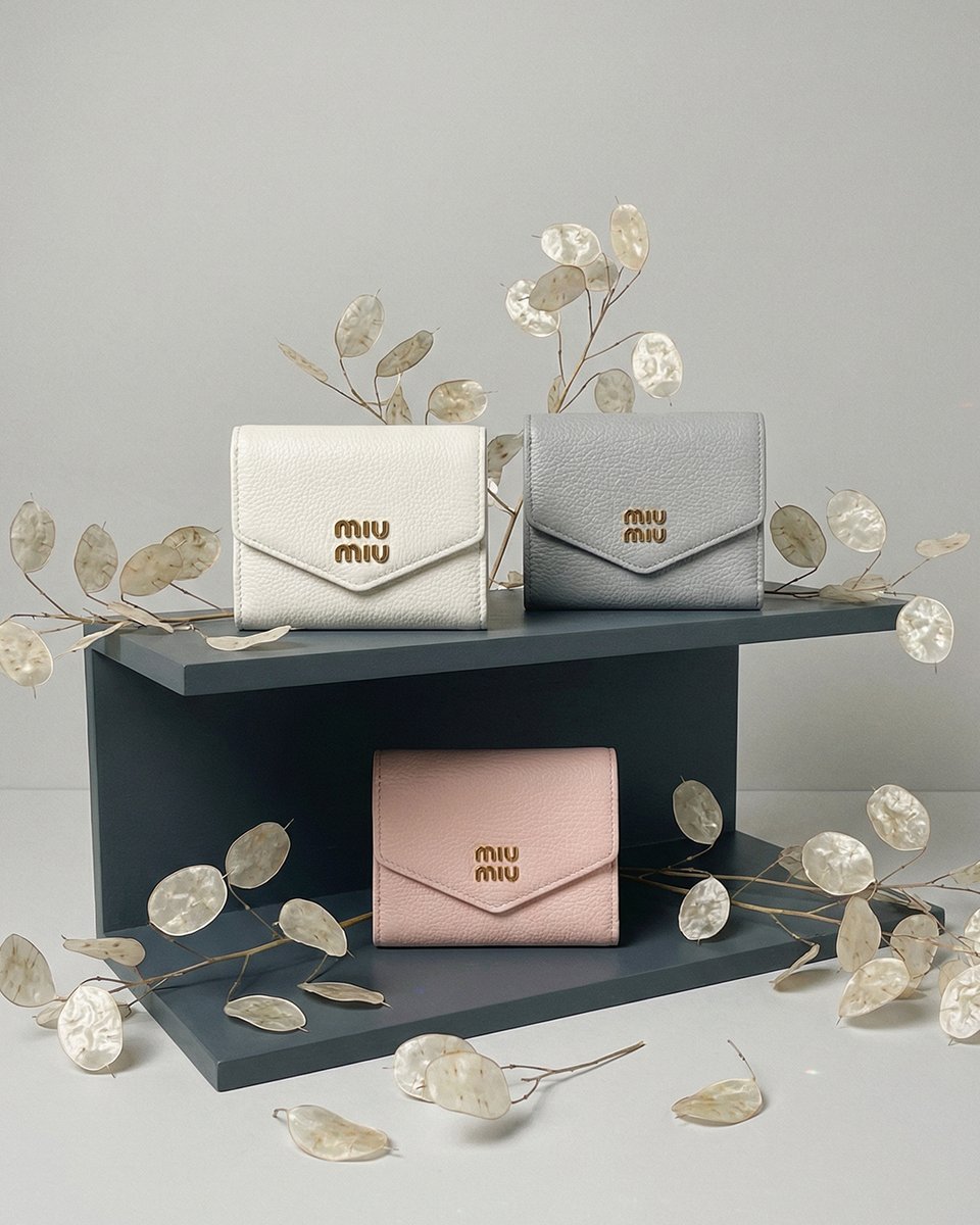 最強開運日に向けて、#ミュウミュウ のスモールレザーグッズ