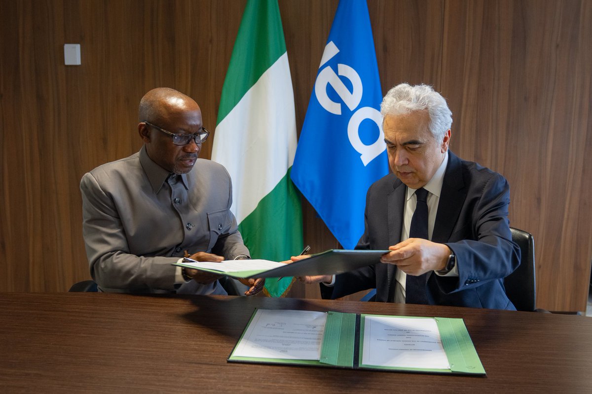 fbirol's tweet photo. Excellent discussion with Nigerian Minister Ekperikpe Ekpo @Ekperikpe001 on energy security &amp; affordability in African countries &amp; the need to deliver universal clean cooking access across the continent

We also signed a Memorandum of Understanding deepening @IEA &amp; 🇳🇬 cooperation https://t.co/NCDHnc9Y8t