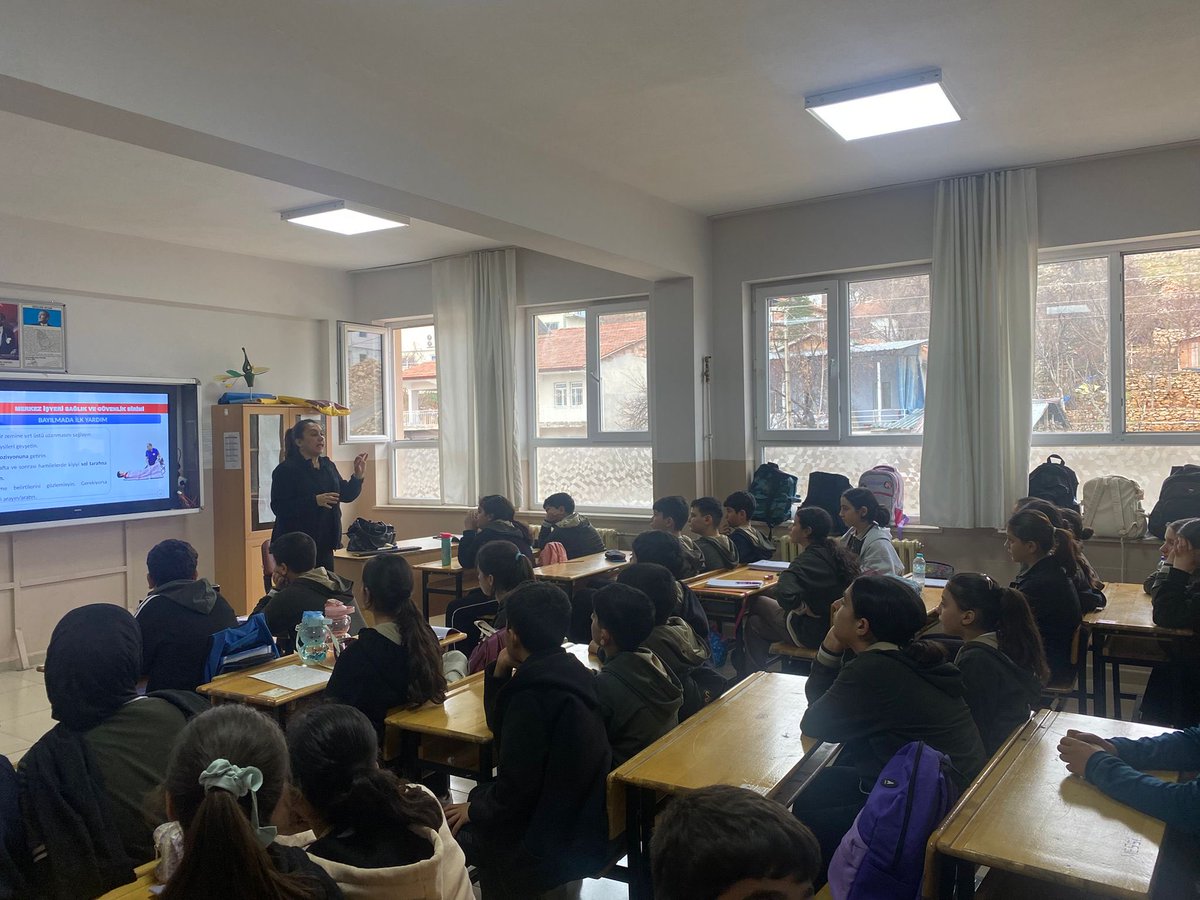 İl Milli Eğitim Müdürlüğümüz İlk Yardım Uzmanları Göztepe Anadolu Lisesi ve Şentepe Ortaokulunda  İlkyardım Farkındalık egitimi verdiler ⁦<a href="/meb_dhgm/">Destek Hizmetleri Genel Müdürlüğü</a>⁩ <a href="/omurfatih/">Ömür Fatih Karakullukçu</a>⁩ ⁦⁦<a href="/mebisgb/">İşyeri Sağlık ve Güvenlik Birimi Daire Başkanlığı</a>⁩ <a href="/ozkan_meb/">Özkan AVCI</a>⁩ ⁦<a href="/MalatyaMem/">MALATYA İL MİLLİ EĞİTİM MÜDÜRLÜĞÜ</a>⁩ ⁦<a href="/behcet_bakir/">behçet bakır 🇹🇷</a>⁩ ⁦<a href="/MAvsar44/">Avşar</a>