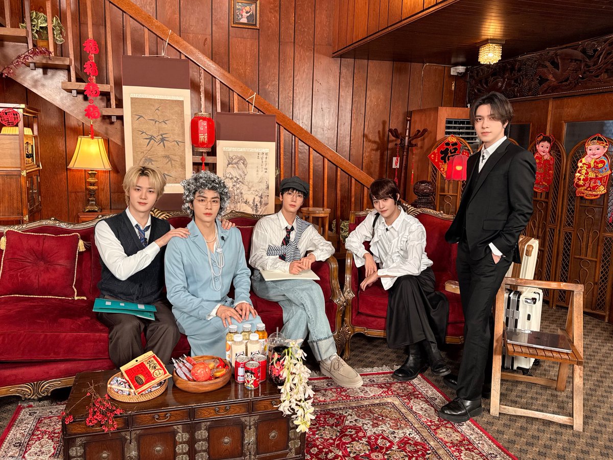 A happy family, as always.

#WayV #威神V