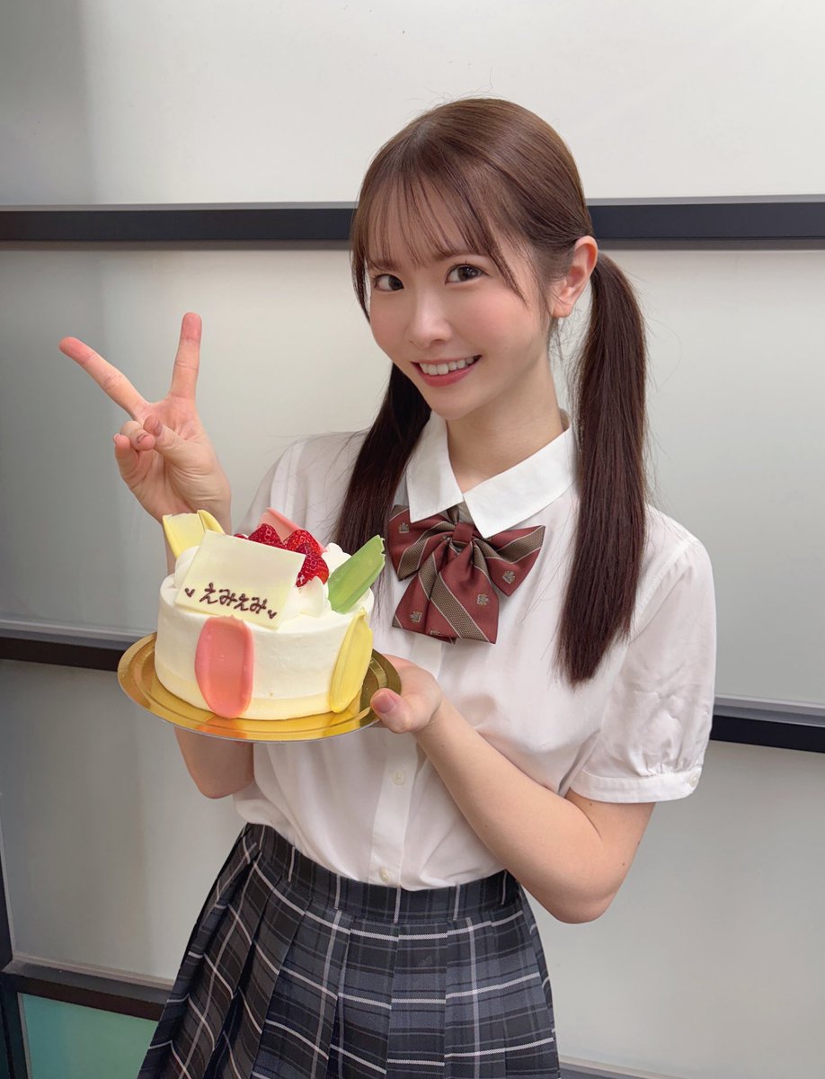 えちさつ終わりー‼️今日は神作かも‼️
そして、可愛いケーキいただきました🎂✨ https://t.co/bFQvr0MKvl