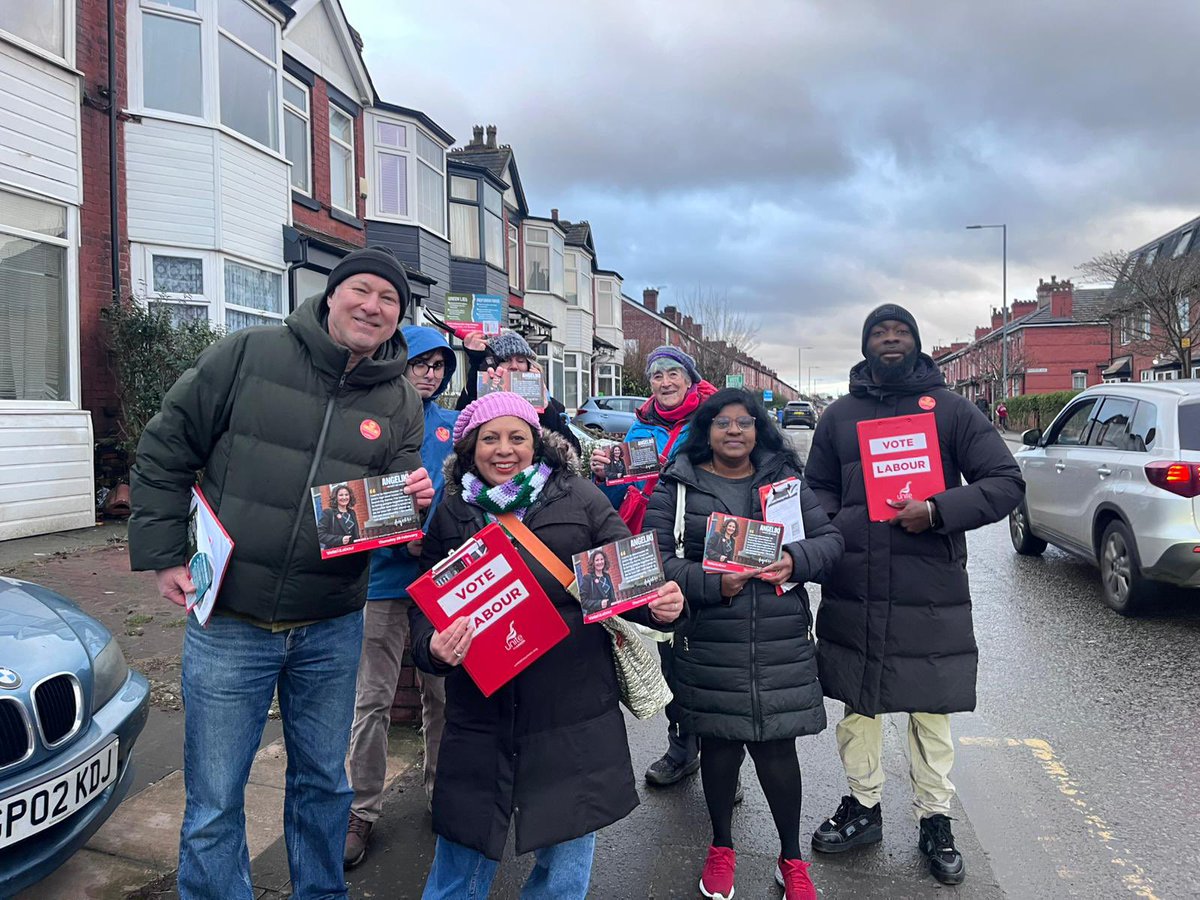 kemoywalker's tweet photo. Great to be out campaigning in Longsight/Levenshulme this week for my friend Angeliki Stogia — proud to be part of such a positive team 🌹 @McrLabour @UKLabour @LabourNorthWest @Esha4MossSide
#UnityNotDivision https://t.co/xbezRKSB4o