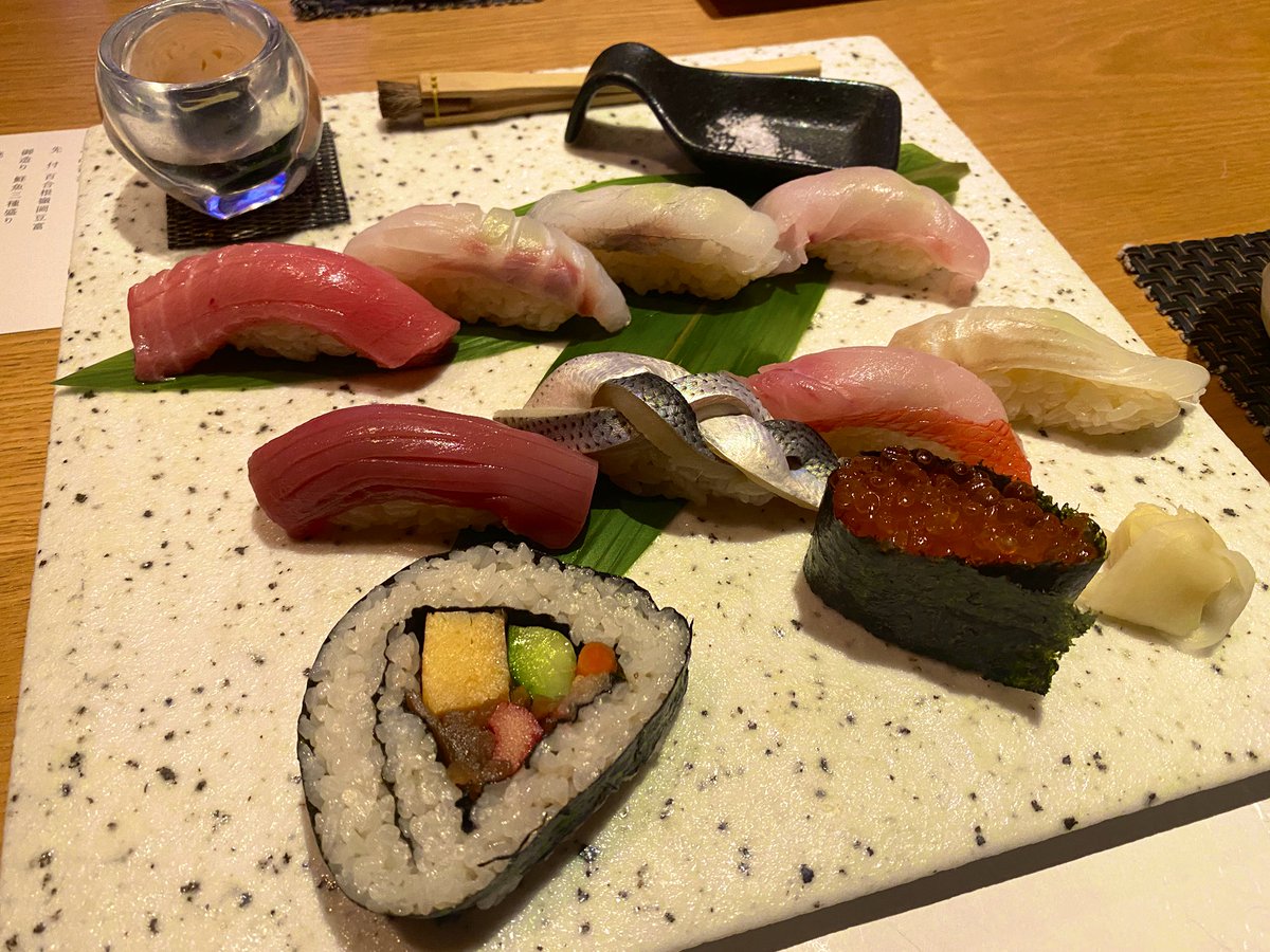 yaRaymt851's tweet photo. 【楽しかった2日間のオフ会①】
お寿司をたらふく頂き(本当に本当にごちそうさまでした…！)
謎ハウス秋葉原店にて初脱出成功✨ https://t.co/S8mpvpk8Zu