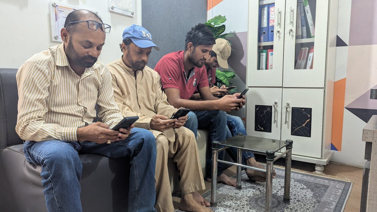 کراچی کے ایکٹیوسٹ اپنے قائد شیخ الاسلام ڈاکٹر محمد طاہر القادری کی خدمات پر خراج تحسین پیش کرتے ہوئے 
#سلام_ڈاکٹرقادری
<a href="/TahirulQadri/">Dr Tahir-ul-Qadri</a> <a href="/PATofficialPK/">PAT</a> <a href="/PATofficialSM/">PAT Social Media ®</a>