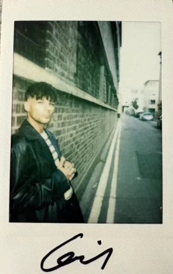 📸| Louis Tomlinson for the Rolling Stone photoshoot! (Via owner)