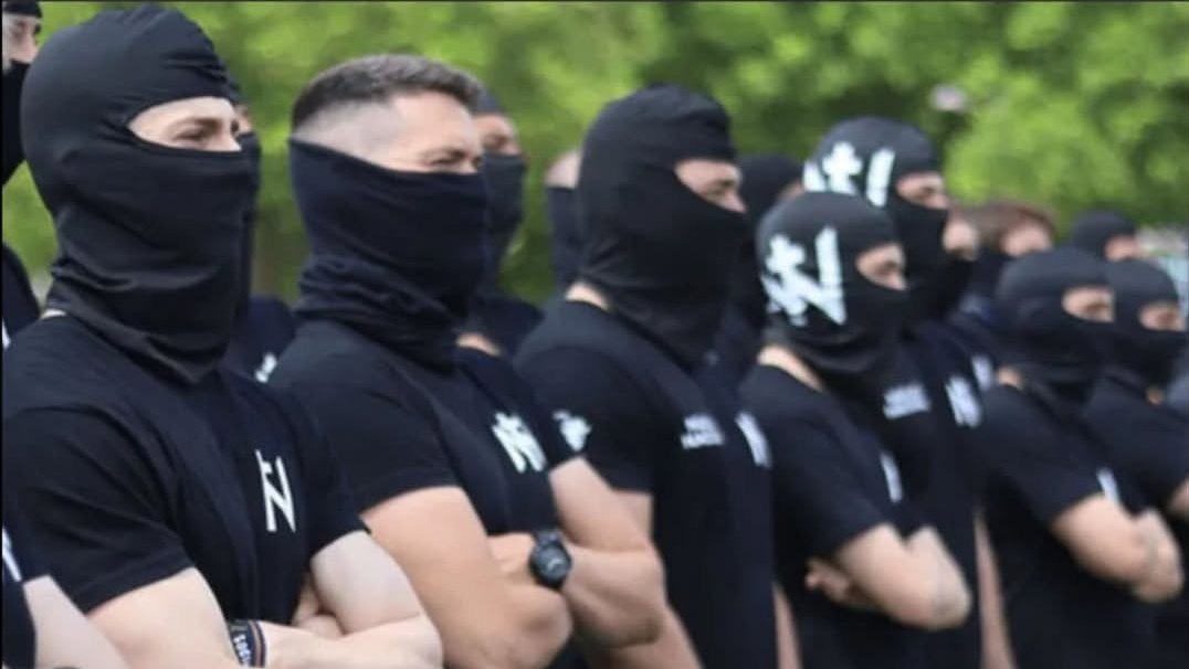 NoaGresiva's tweet image. ¿Este burka también lo van a prohibir?