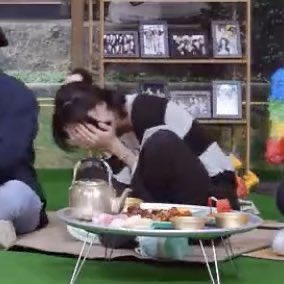 명절만 되면 머리 기르고 나타나 끼 발산하시는 미친어머니 뭐지