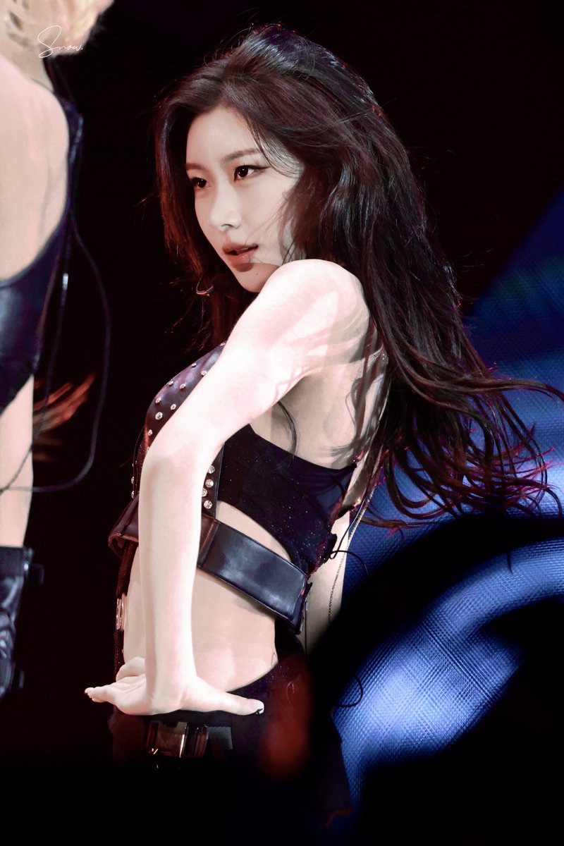 260215 TUNNEL VISION #ITZY #있지 #채령 #CHAERYEONG #チェリョン 🦊