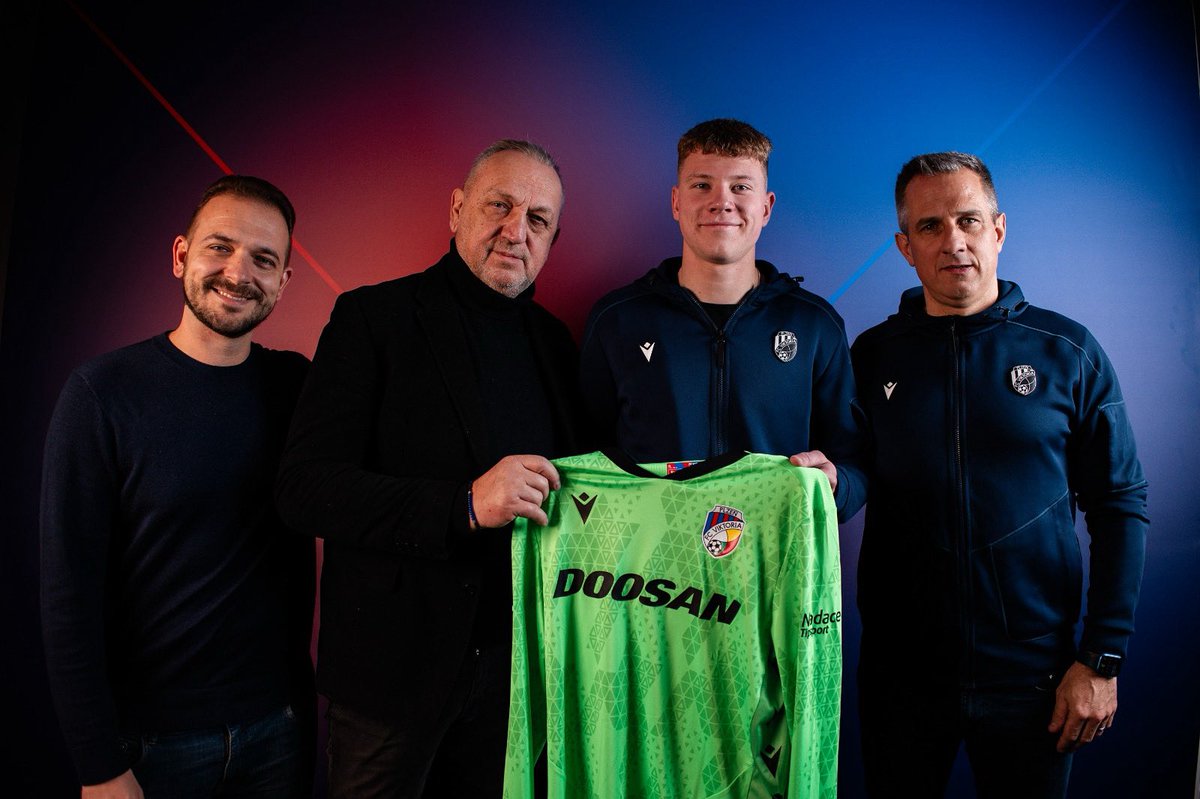 Mladéžnický reprezentant 🇨🇿 Matyáš Šilhavý podepsal nový profesionální kontrakt s <a href="/fcviktorkaplzen/">FC Viktoria Plzeň</a> do roku 2029. Velká gratulace Maty a jedeme dál! 🤝

Czech U-19 national team goalkeeper Matyáš Šilhavý 🧤 signed a new contract with FC Viktoria Plzeň until 2029.

#globalsports