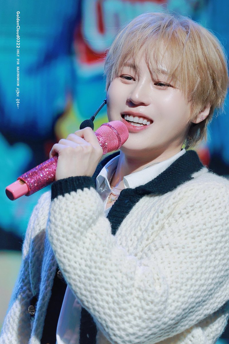 251230
하성운 팬미팅 Tell The World  

 ᵕ̈ ˚  ˚₊·͟͟͞͞➳❥

#하성운 #HASUNGWOON #WannaOne #Tell_The_World <a href="/gooreumseng/">하성운</a>