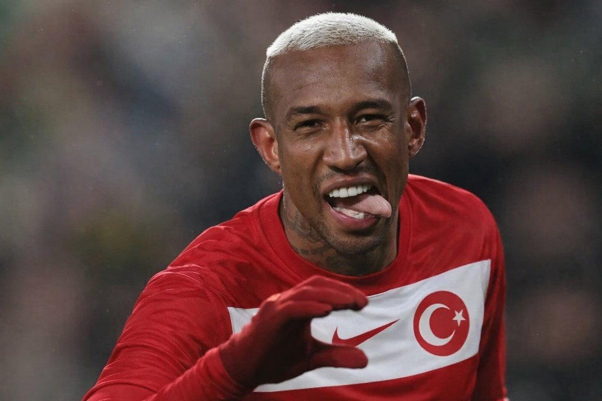 yescontextfb's tweet image. Brezilya milli takımında hiç süre almamış. Dünya kupasında forvete ihtiyacımız var. Vatandaşlık verilirse milli takımda oynayabilir.