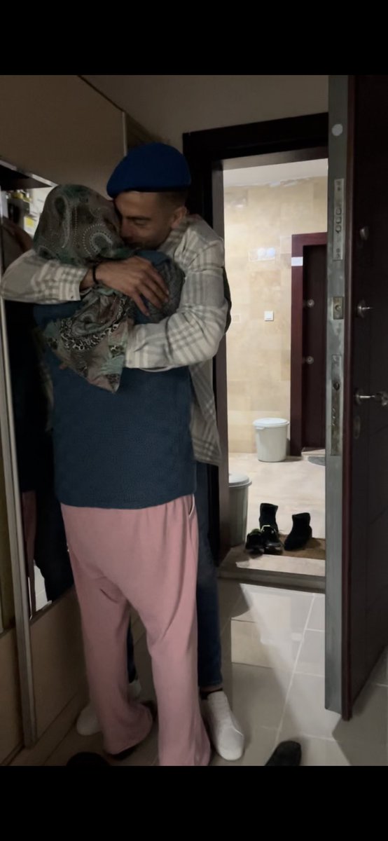 Mavi berem düştü yere annem