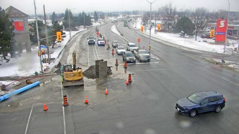 TERRY FOX N/B at CAMPEAU - reduced to 1 lane for repairs / RL and R turn lane closed #otttraffic