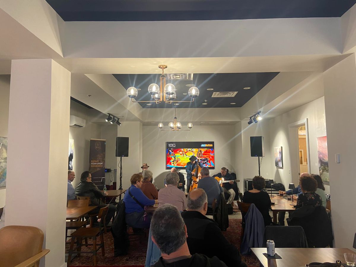 Downtown Comes Alive Tomorrow: Art Meets Jazz at the Renewed Beebe’s on the Square - mailchi.mp/f55acb4e7fff/d…