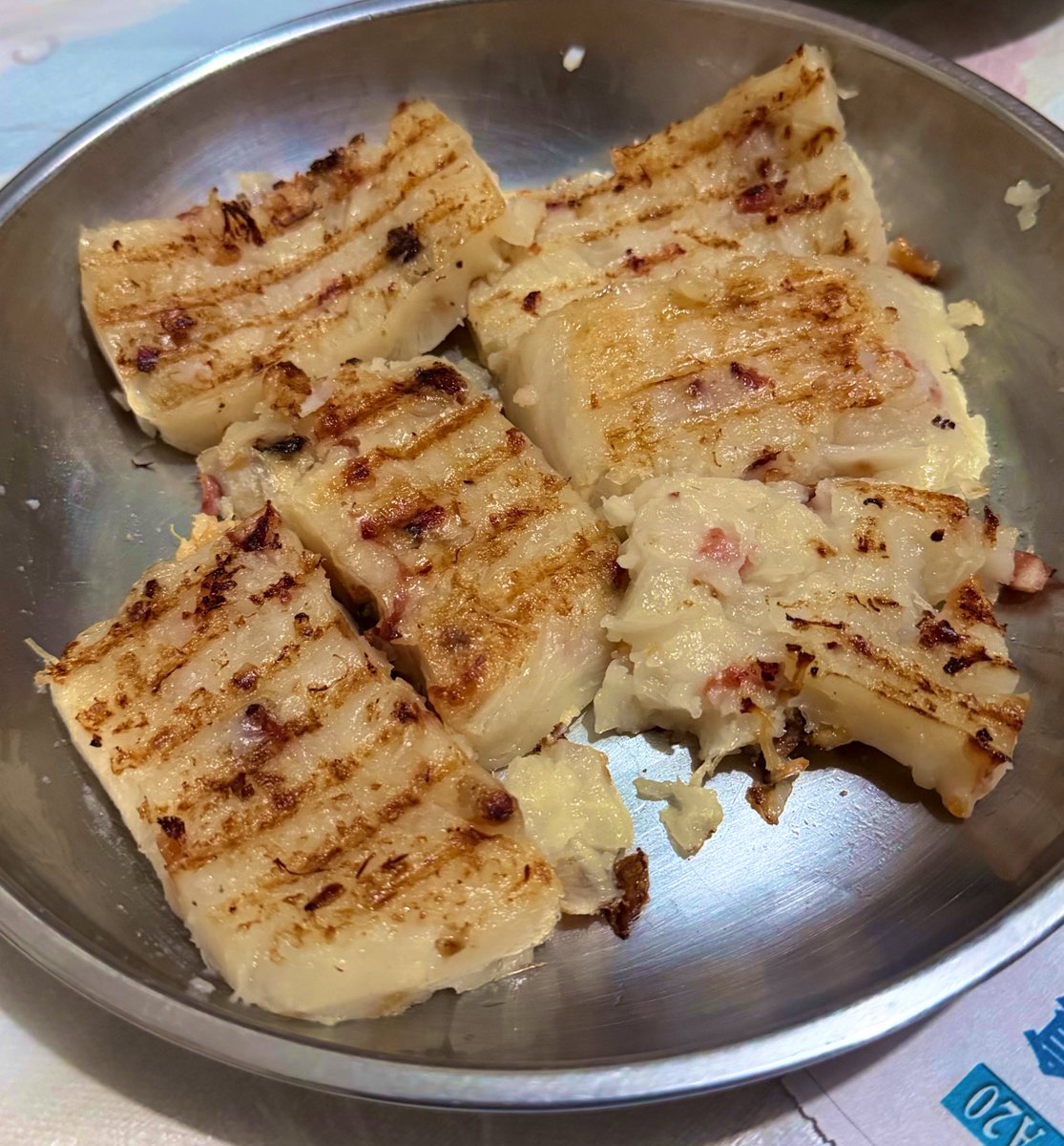 manddd10's tweet photo. @B_hundred_Hyun 중식 무 떡 먹었어 맛있어요~ https://t.co/qtfXLNgTUP