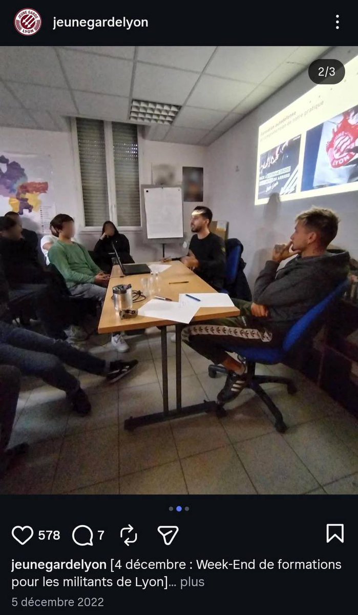Regardez bien les affiches aux murs  : la section Rhône de #LFI a mis son local à disposition de <a href="/ArnaultRaphael/">Raphaël Arnault</a>.
Grâce à leur soutien actif , la Jeune Garde a pu se préparer, et déployer son discours de haine et ses méthodes violentes.
Cc <a href="/lyonmag/">Lyon Mag</a> 
 #Quentin