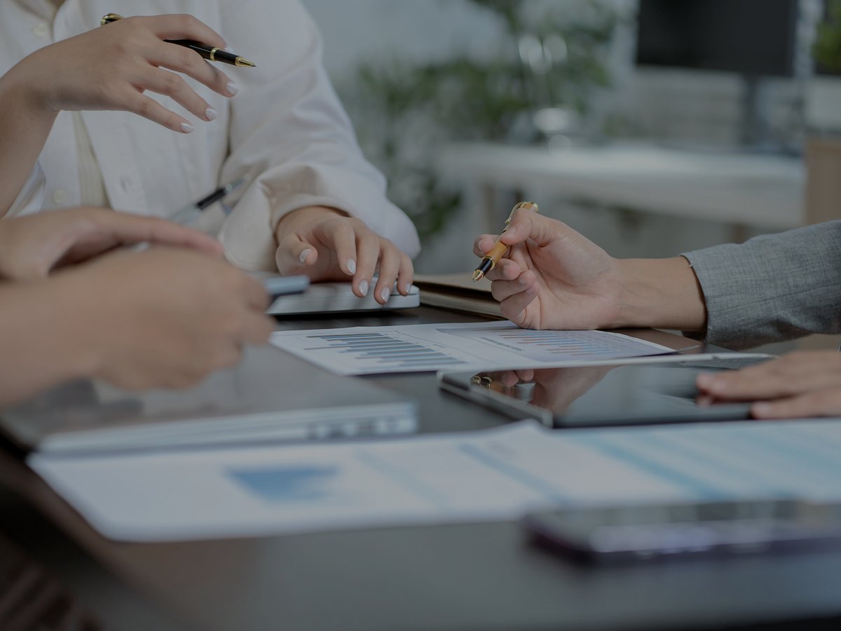 mj_companies's tweet image. Hard markets are exactly that—hard. For many years, organizations felt the weight of higher costs, fewer options, and less negotiation power. Here's the good news—we're seeing signs that conditions are easing. Take action with our blog on #MJInsight: hubs.la/Q043kJtS0