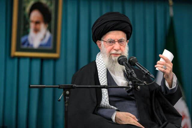 رهبرانقلاب، صبح امروز: 
ما عزادار و داغداریم🖤
 به خاطر خونهایی که در فتنه دی ماه ریخته شد، به جز اصحاب فتنه و سردسته‌ها دایره وسیعی از جانباختگان را شهید حساب میکنیم. ۱۴۰۴/۱۱/۲۸

#رهبر_انقلاب