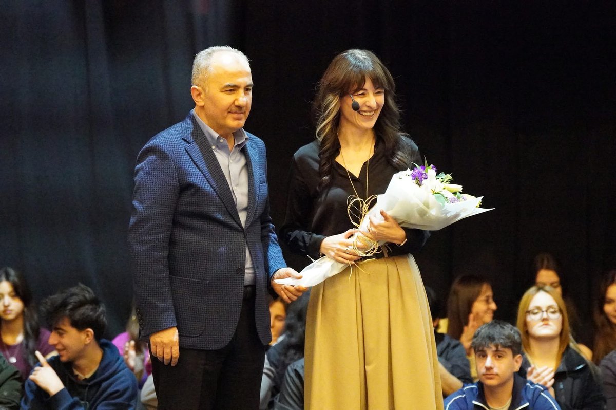 📖 Doç. Dr. Saniye Bencik Kangal’ın “Sınır Var, Sinir Yok” başlıklı söyleşisine yoğun ilgi gösterildi.

10. yılımızda RİBEGEM ailesi olarak gençlerimizi her alanda geliştirmek, sosyal ve kültürel çalışmalarda aktif rol almalarını sağlamak için faaliyetlerine devam ediyoruz.