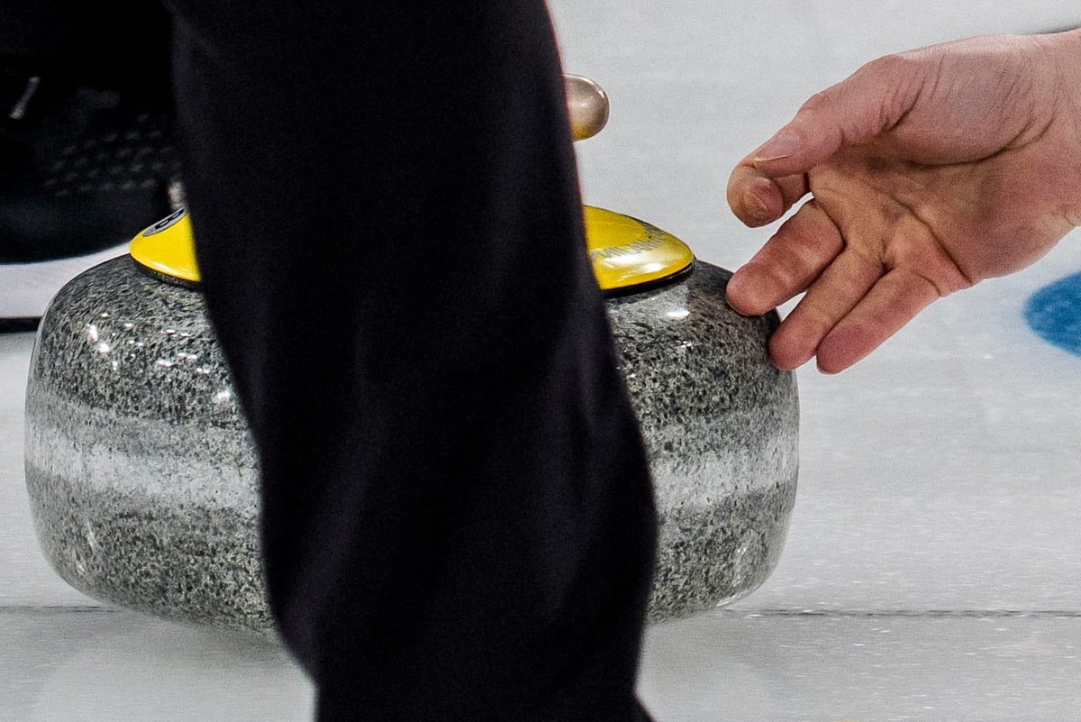 jaketsnake30's tweet photo. @CurlingCanada Cheaters https://t.co/ZAUn9kV8DL