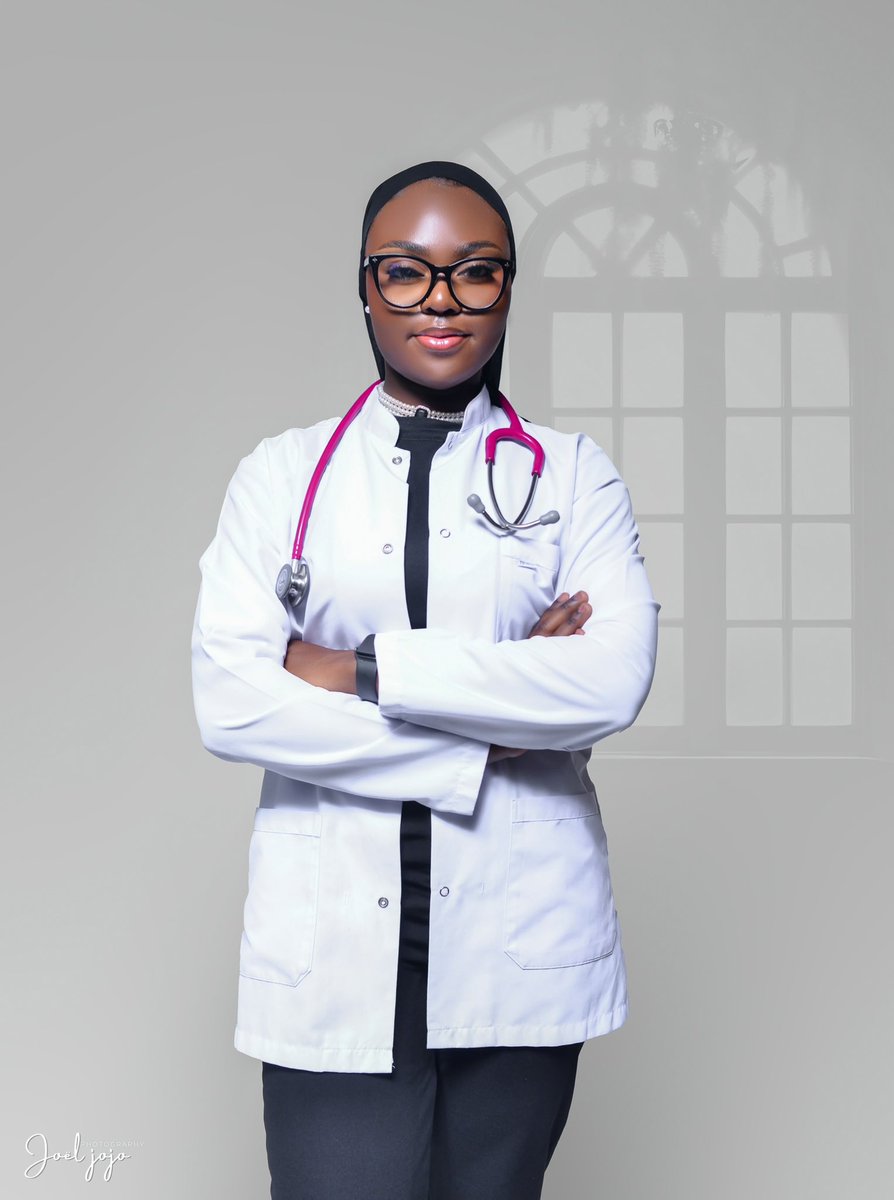 JE SUIS UN MÉDECIN NON PRIMÉE 

Ça fait moins de cinq ans que j’exerce la médecine à temps plein en République démocratique du Congo.

Des journées à me lever tôt , à sacrifier mon énergie, mon temps, ma vie personnelle, pour soigner, soulager, sauver et parfois simplement