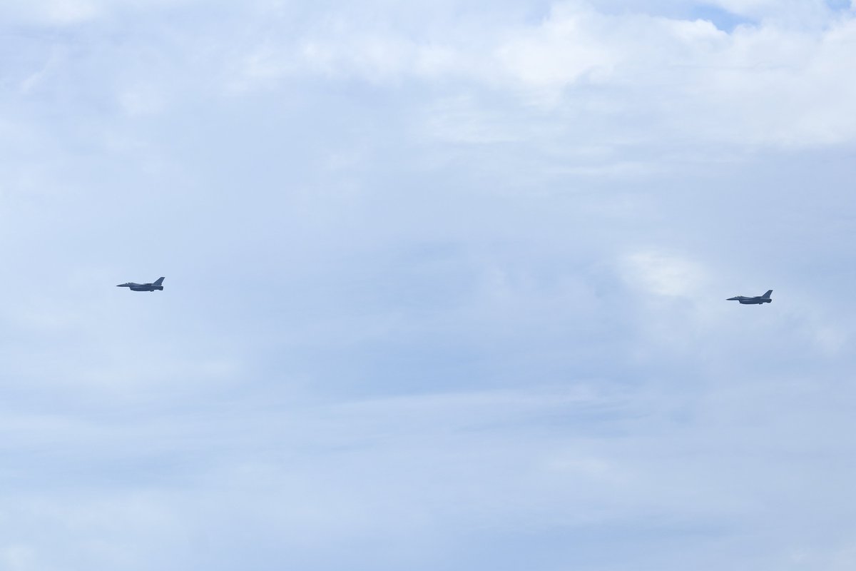 somat_ta's tweet photo. 海外エアショーで撮ったF-16
タイ、アメリカ、韓国の機体です
50th Anniversary Paintは感動した～
次はどこの国に行こうかな～
#GeneralDynamics
#LockheedMartin
#F16
#F_16
#KF16
#KF_16
#USAirForce
#ViperDemo
#ViperDemoTeam
#TheRoyalThaiAirForce
#RTAF
#RepublicOfKoreaAirForce
#ROKAF https://t.co/WdgDFxcE4N