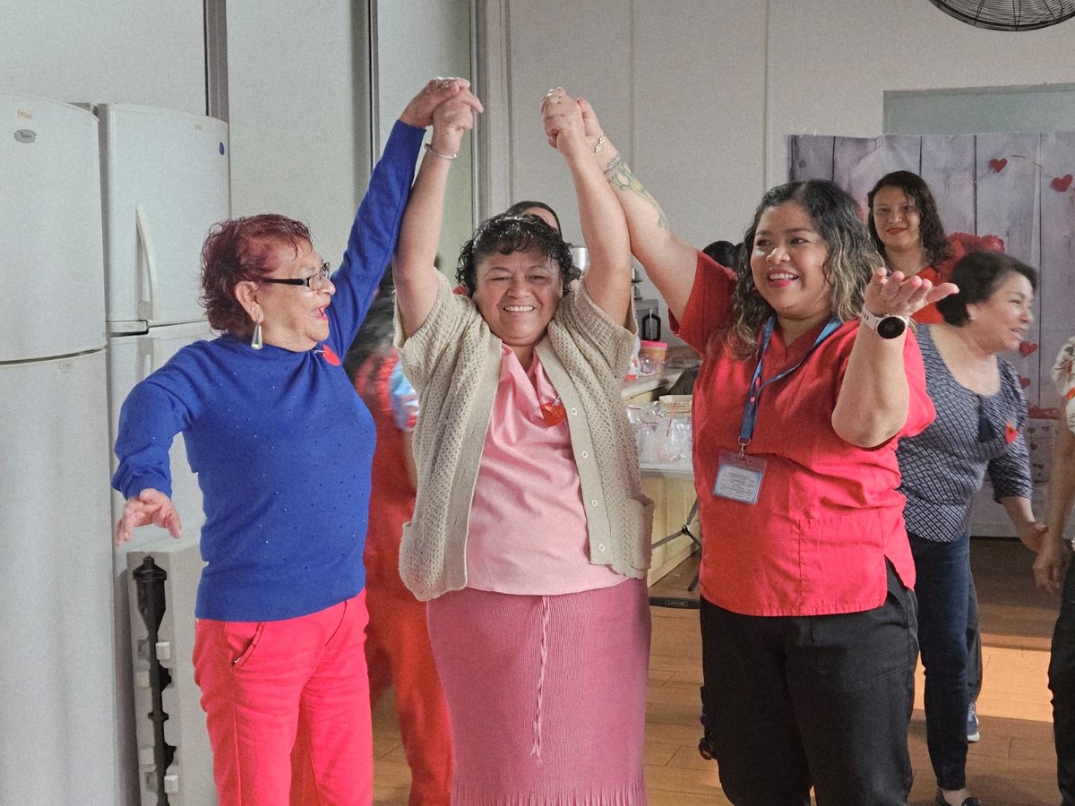 IGSS_gt's tweet image. 👵🏻🤸🏻‍♀️💛 #BienestarIntegral | El #IGSS desarrolló actividad recreativa en el Centro de Atención Médica Integral para Pensionados 3 Zunil para fortalecer la convivencia y el bienestar emocional de los adultos mayores.👴🏼 #UnIGSSMásCercaDeTi