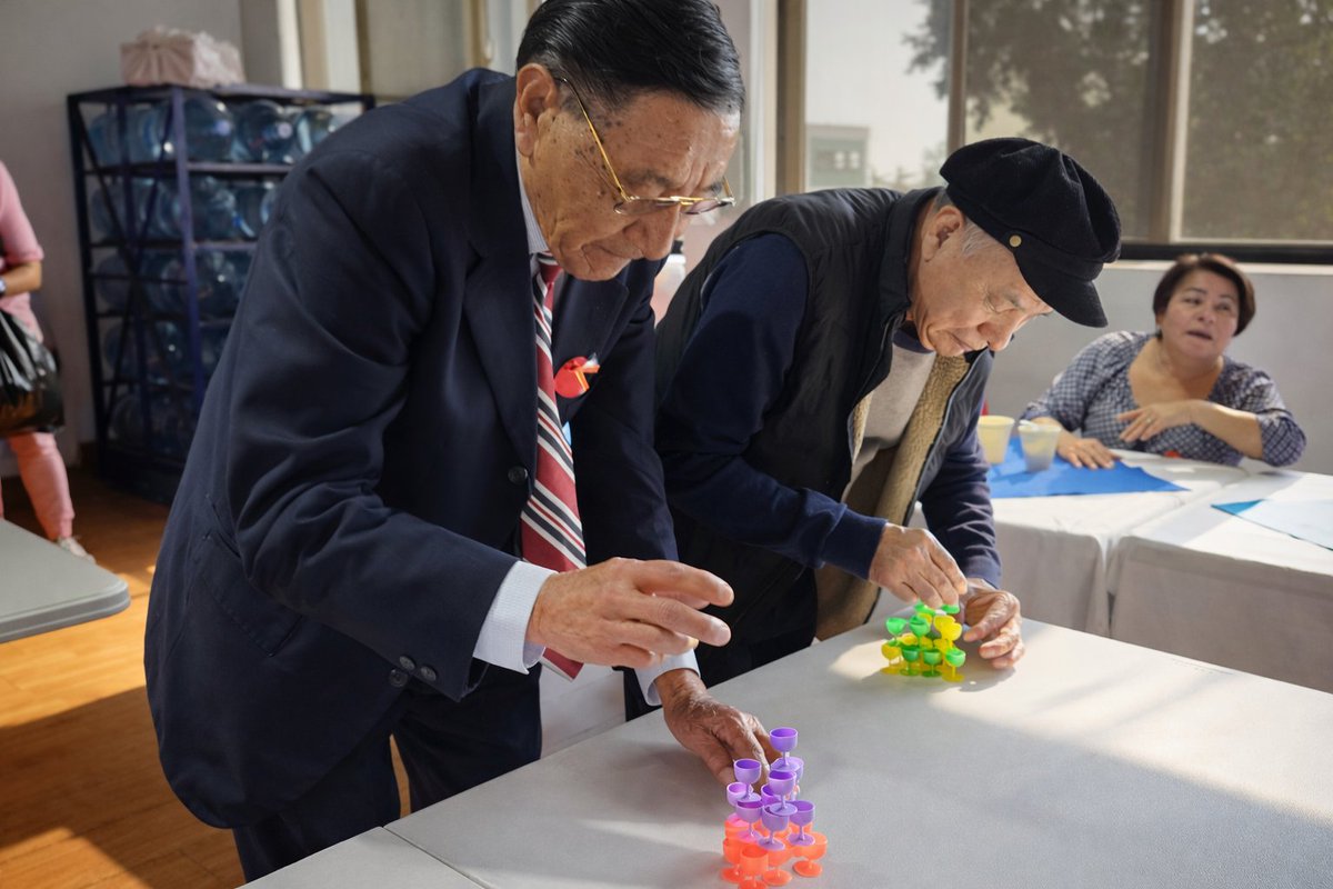 IGSS_gt's tweet image. 👵🏻🤸🏻‍♀️💛 #BienestarIntegral | El #IGSS desarrolló actividad recreativa en el Centro de Atención Médica Integral para Pensionados 3 Zunil para fortalecer la convivencia y el bienestar emocional de los adultos mayores.👴🏼 #UnIGSSMásCercaDeTi