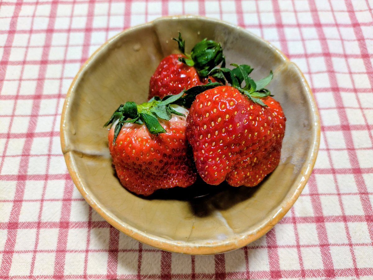 jpcu67870's tweet photo. デザートいちごです🍓 https://t.co/DBHwwH8L3a