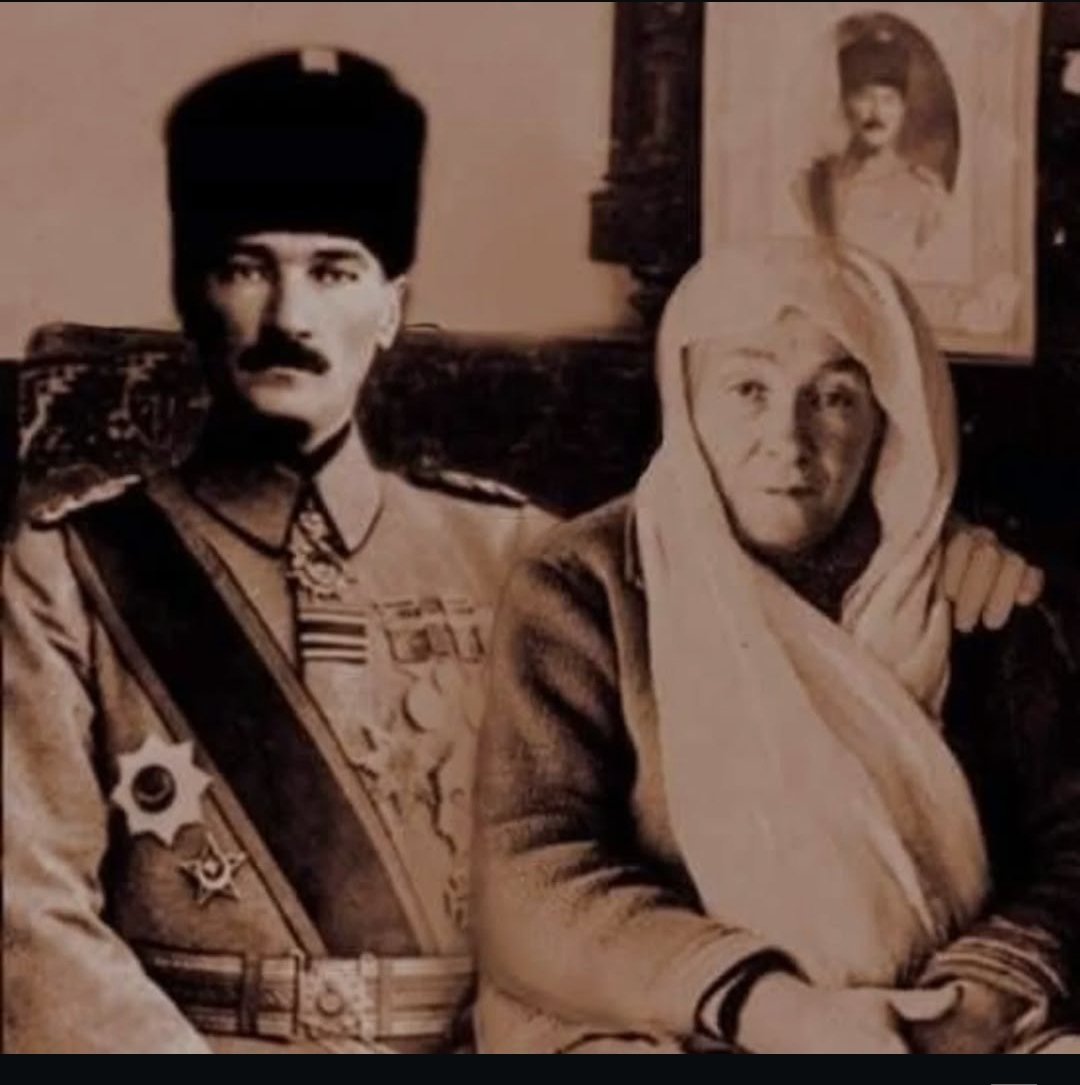 - Ama oğlu Kuran-ı Kerimleri toplattı.

Evet toplandı. Çünkü yabancılar tarafından değiştirildiği devlet tarafından fark edilince ne  kadar Kuran-ı Kerim varsa hepsi toplatıldı. Düzeltildi. Mühür vuruldu ve tekrar iade edildi. O dönemki Kuran-ı Kerimlerde hala mühür vardır.

-